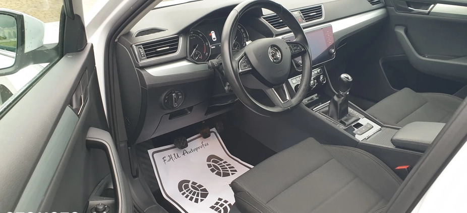 Skoda Superb cena 49500 przebieg: 189000, rok produkcji 2017 z Zwoleń małe 46